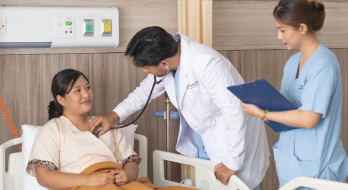 UTAMAKAN KESEHATAN PASIEN: Dokter yang Berpengalaman dengan Pelayanan Optimal serta Rumah Sakit yang Nyaman, Dapat Mendukung Pemulihan Pasien. (RSIA Bunda Denpasar untuk Radar Bali)