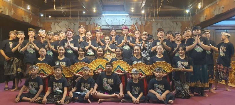 SELAMATKAN KESENIAN KUNO:  Seniman dari Belgia memiliki perhatian besar terhadap kesenian Bali, penata musik bernama Gabriel Laufer bekerja sama dengan seniman I Made Wardana menggarap Panji Semirang.