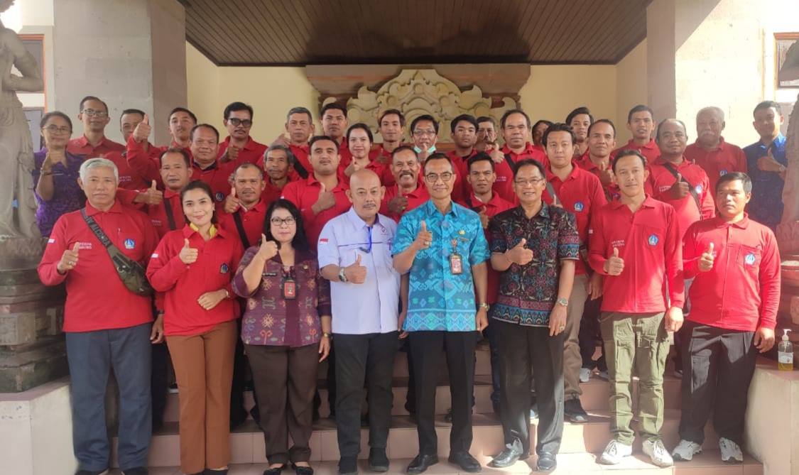 BIMBINGAN TEKNIS: Peserta Bimtek Inseminasi Buatan Kabupaten Badung di kantor Dinas Pertanian dan Pangan Badung, Selasa (11/7/2023). (Diskominfo Badung)