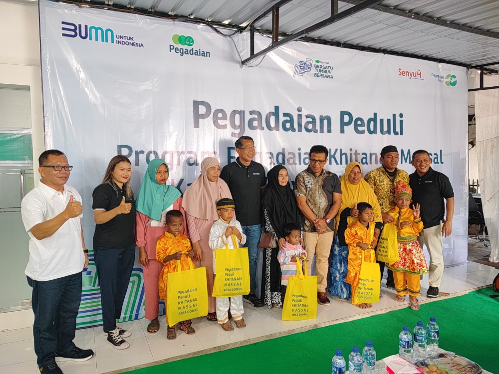 CSR: Suasana khitan massal di Kantor PT Pegadaian Area Dompu, pada Minggu (16/7/2023). (Pegadaian untuk Radar Bali)