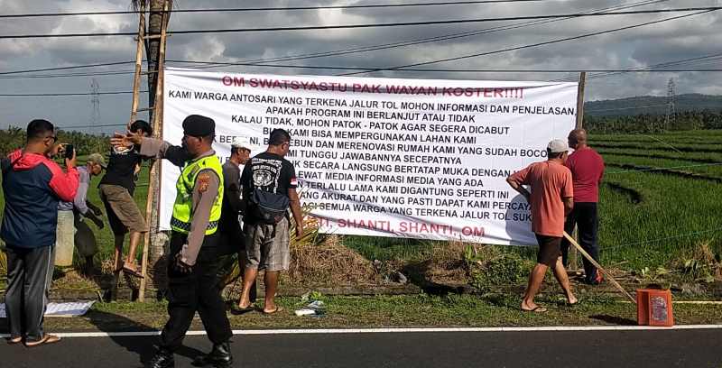 INGIN SEGERA DISELESAIKAN : Warga tak ingin nasibnya terus menggantung.
