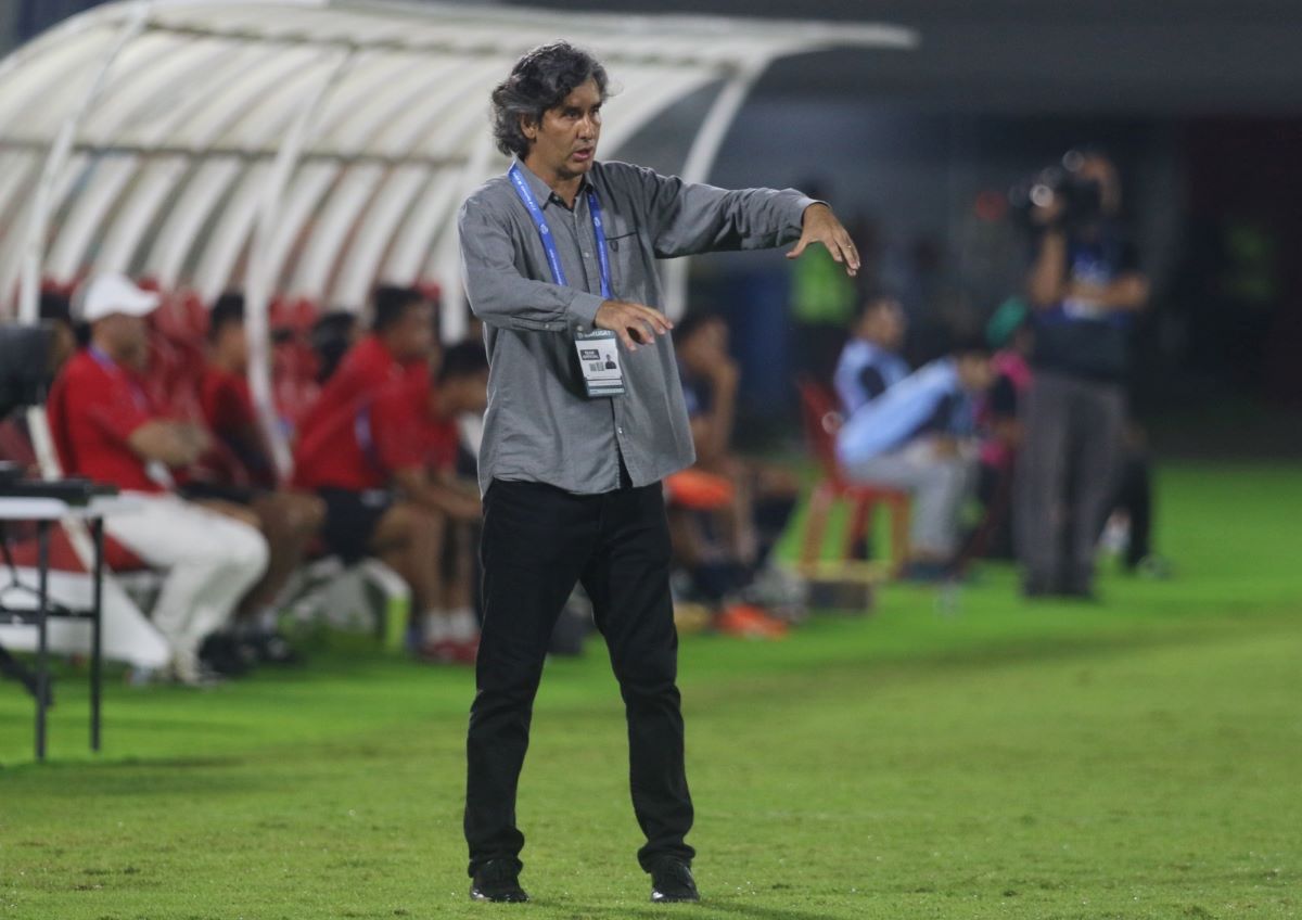 TREN BAIK: Pelatih Bali United Stefano "Teco" Cugurra meminta suporter datang ke stadion Dipta saat Serdadu Tridatu menjamu Dewa United (29/7/2023)
