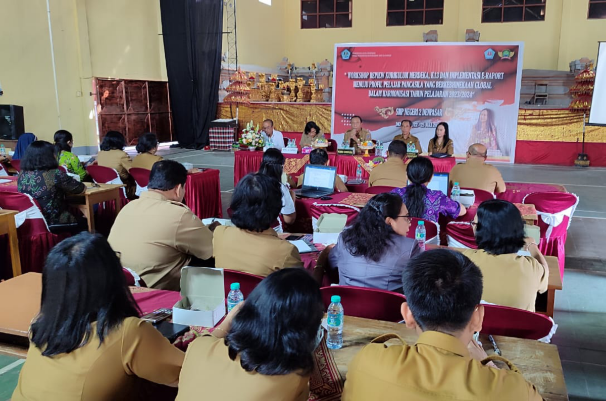 DIKUMPULKAN: Para Kepala Sekolah SMP se- Kota Denpasar dikumpulkan oleh Disdikpora menyikapi kasus Bajing Kids.
