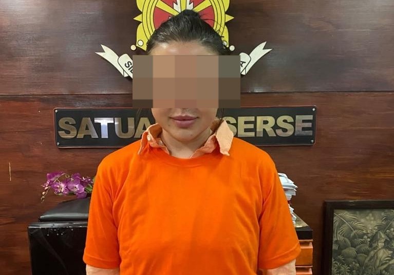 NEKAT: Pengacara asal Ukraina berinisial GI, 33, saat diamankan Polres Bandara I Gusti Ngurah Rai