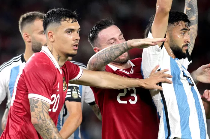 ANTUSIAS: Shayne Pattynama berjanji akan selalu memberikan yang terbaik untuk timnas Indonesia. (Haritsah Almudatsir/Jawa Pos)