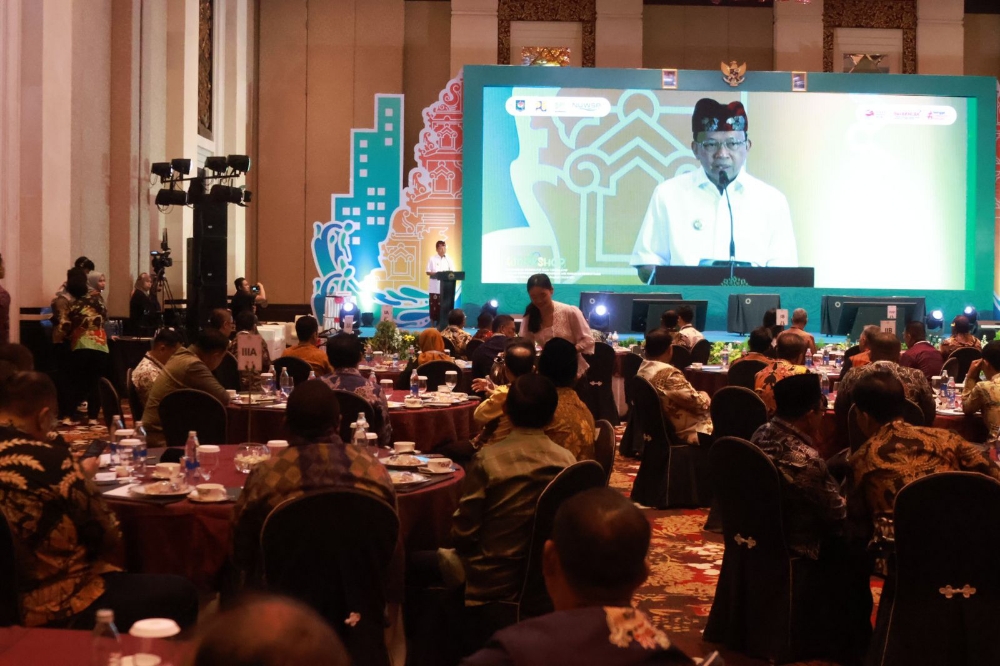 MEMULIAKAN AIR: Gubernur Koster menjadi pembicara pada Workshop Pengembangan Air Minum di Perkotaan Seluruh Indonesia di Badung (3/8/2023). (Pemprov untuk Radar Bali)