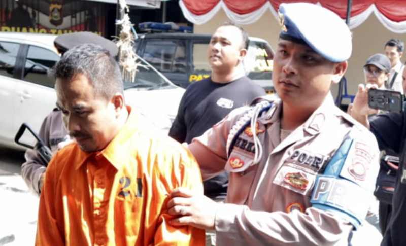 TERGIUR KUNCI NYANTOL : Sawaludin tergiur kunci sepeda motor yang nyantol akhirnya dicuri.