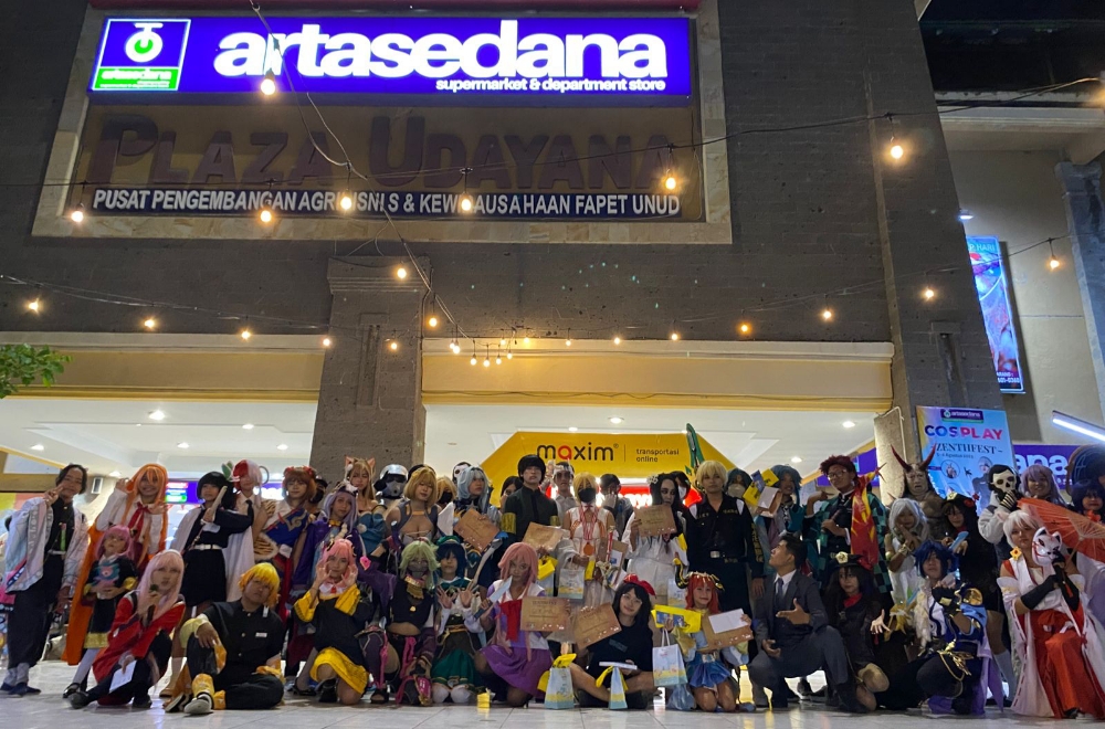 SERU: Zenithars Crew mengadakan Cosplay dan Coswalk Competition di artasedana Sesetan, Sabtu (5/8/2023). (artasedana untuk Radar Bali)