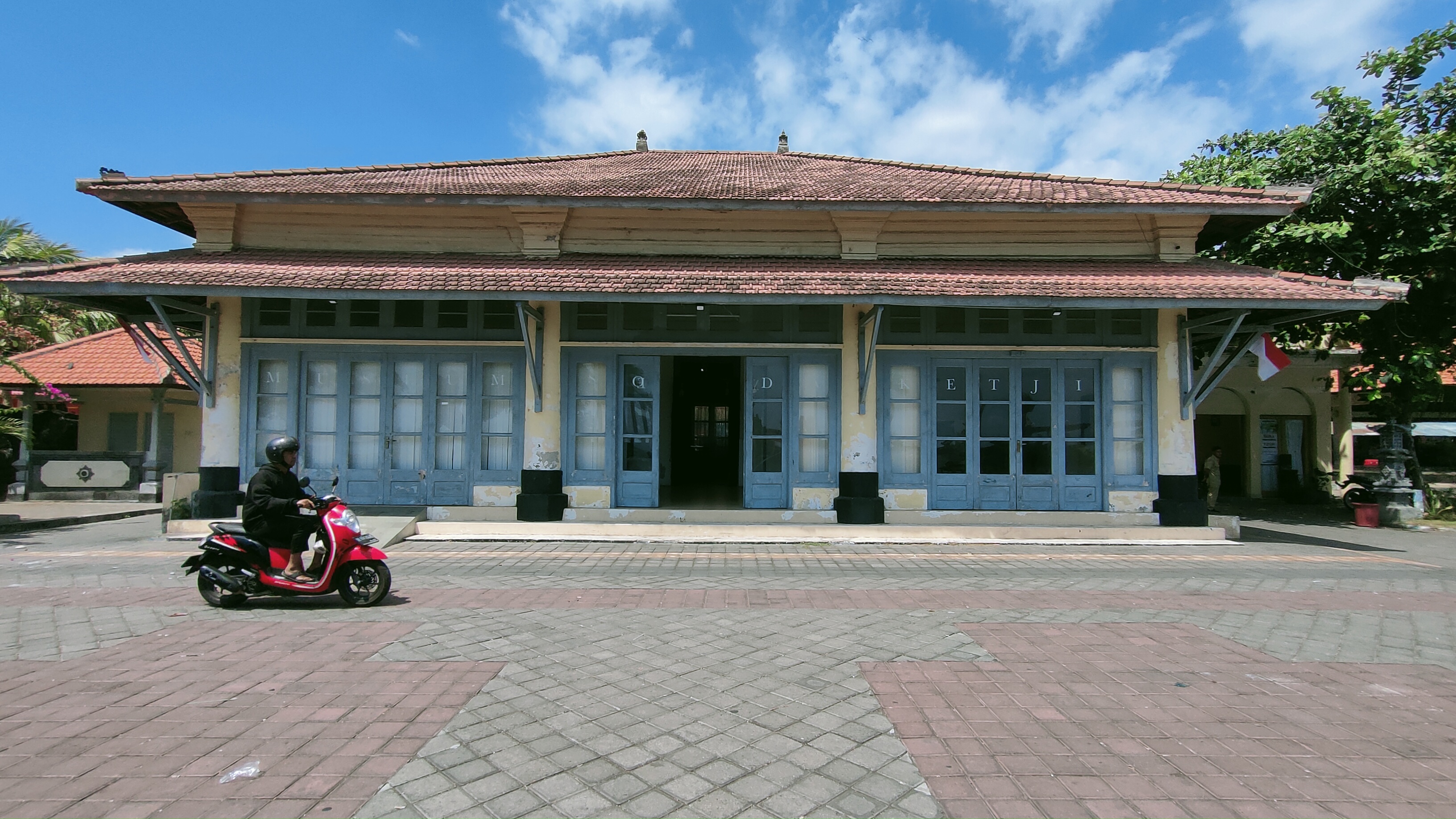 SUNDA KETJIL: Gedung tua di Pelabuhan Tua Buleleng yang kini dimanfaatkan sebagai Museum Sunda Kecil. Gedung itu jadi saksi bisu perjuangan pada masa kolonial hingga revolusi fisik.