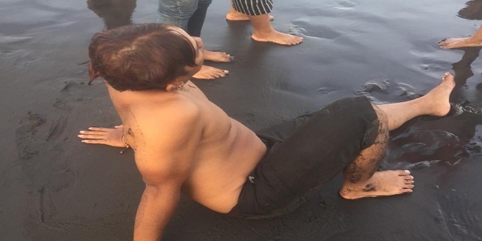 Kondisi korban usai dievakuasi petugas dari pantai Cucukan, Gianyar.