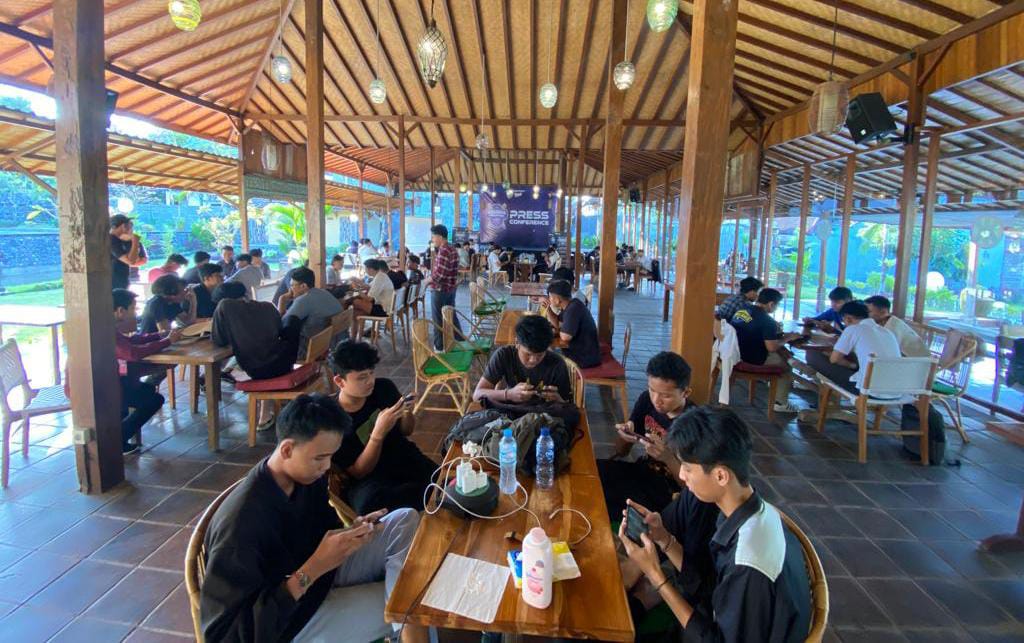 GAME ENTHUSIAST:  Kompetisi E-Sports Gunakan Gim "Lokapala" Multiplayer Online Battle Arena (MOBA) Buatan Anantarupa Studios. (TITIS/RADAR BALI)