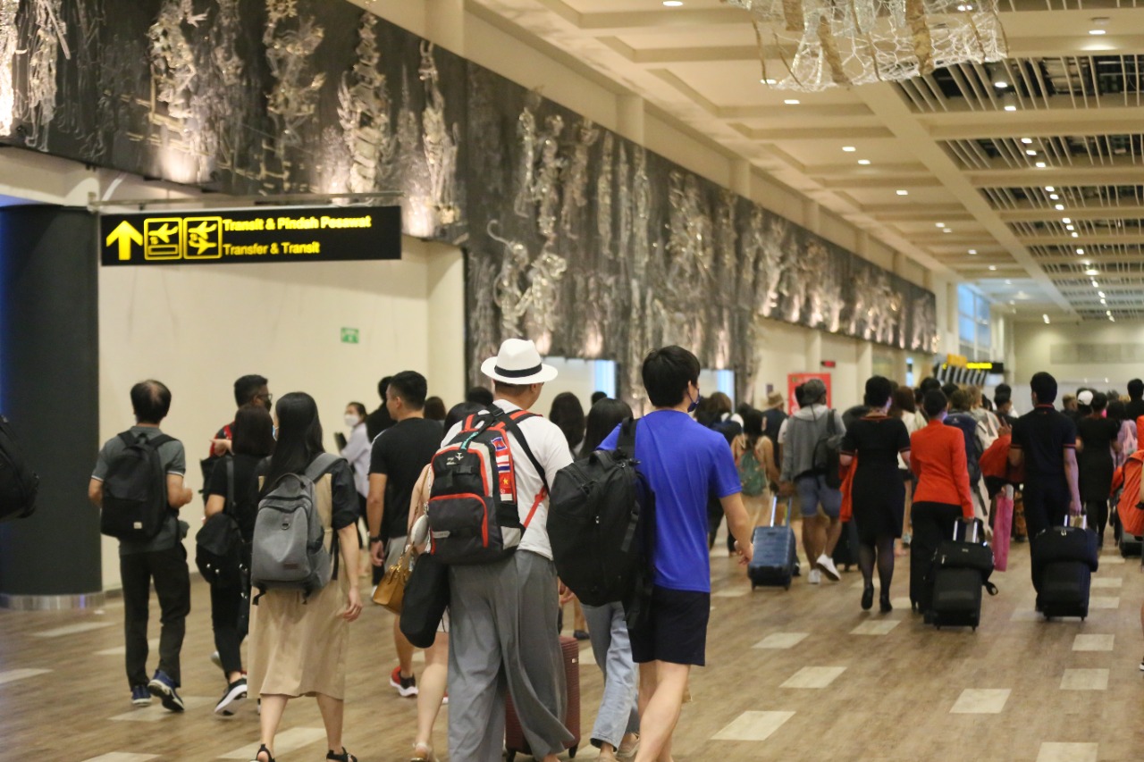 KEDATANGAN: Ribuan wisatawan mancanegara sudah datang ke Bali dan akan semakin deras.