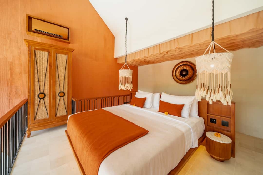 SENYAMAN INI: Kalau Sudah Berada di Dalam Kamar yang Super Nyaman Cyrus Villa, Tamu Akan Malas untuk Beranjak. (Ini Vie)