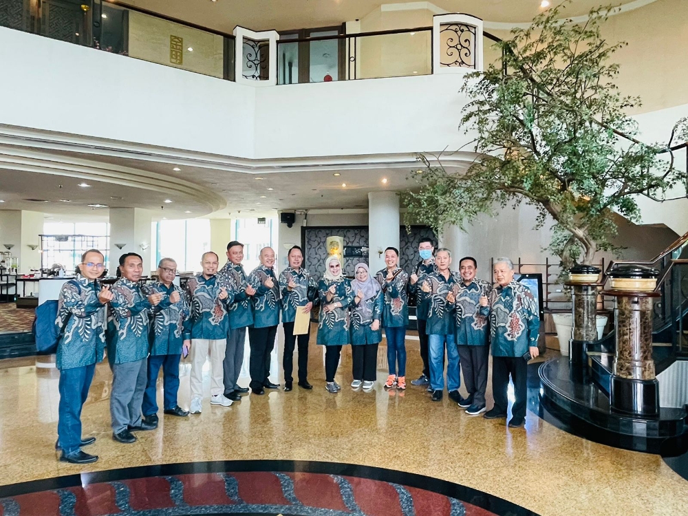 KOMPAK: Para Ketua DPD ASPADIN seluruh Indonesia di kantor BPOM RI Jakarta, Kamis (3/8/2023)