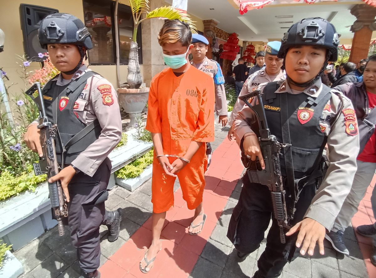NEKAT: Muhamad Rizieq Fatahj, tersangka pencabulan anak doibawah umur di Ubung Kaja Denpasar.