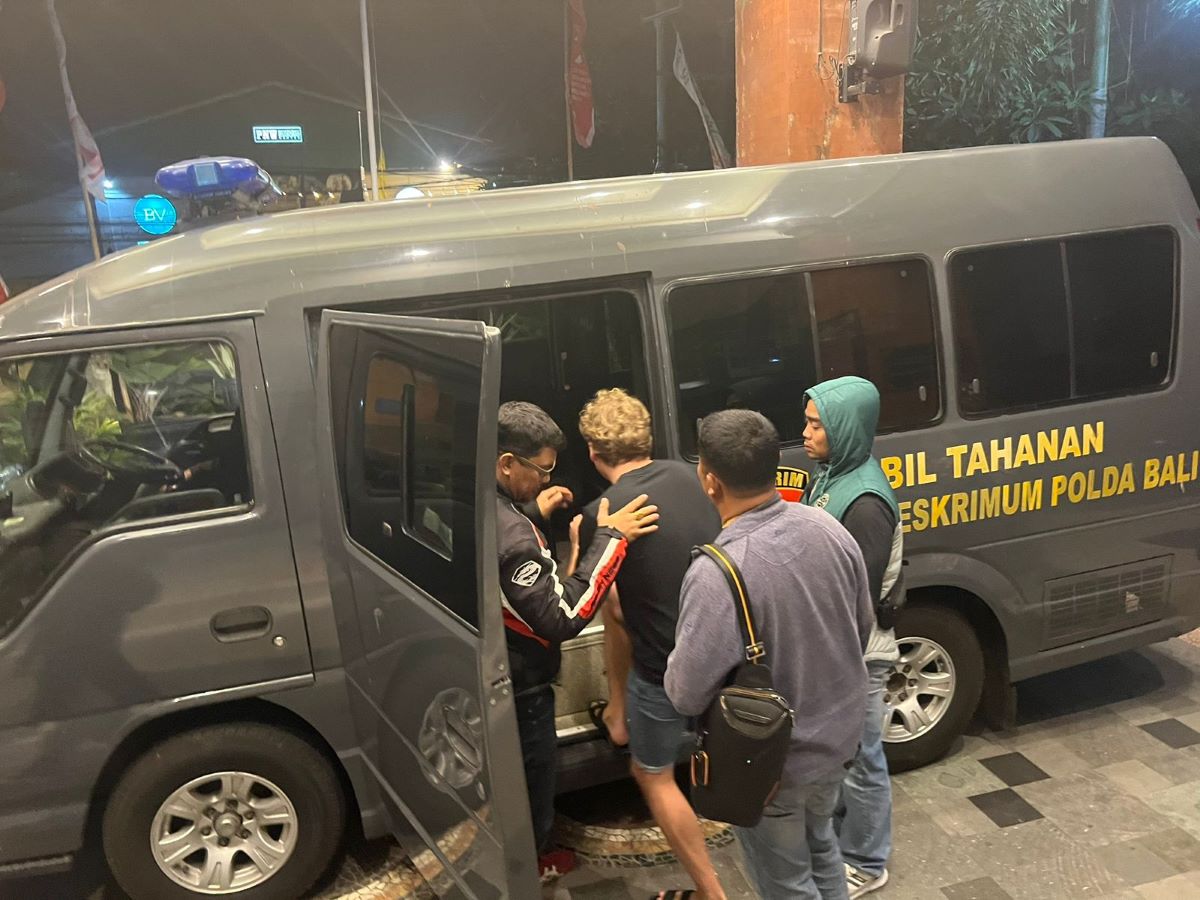 TERCIDUK DI BALI: Buronan interpol asal Rusia berinisial PM dibekuk Imigrasi atas red notice kasus penipuan dan kriminal sejak 13 Januari 2023.
