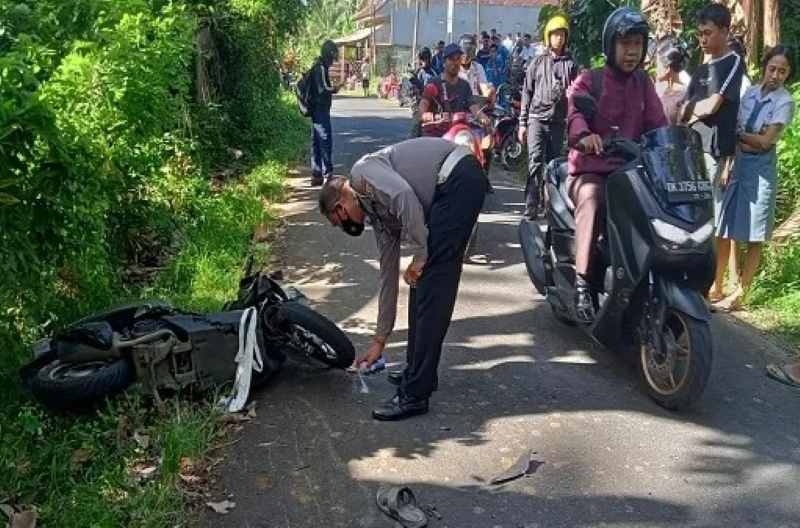 SERING KECELAKAAN : Kecelakaan lalulintas di Selemadeg, Tabanan. Tabanan merupakan salah satu kabupaten paling sering kecelakaan. (dok.radar bali)