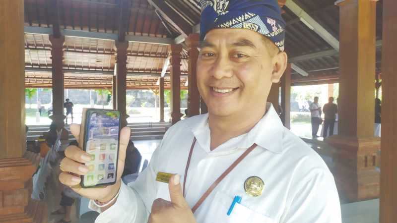 APLIKASI TUNGGAL : Kadiskominfo Jembrana, Ketut Eko Susilo Artha Permana. (m.basir/radar bali)