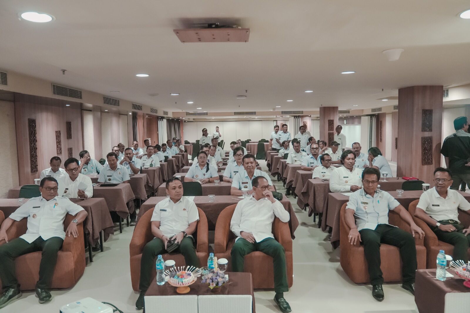 BIMTEK: Suasana kegiatan Bimtek Forum Perbekel Kabupaten Badung, Rabu (13/9) di Hotel Ramada Bali, Kuta yang dibuka langsung Wakil Bupati Badung I Ketut Suiasa dengan menghadirkan sejumlah narasumber.