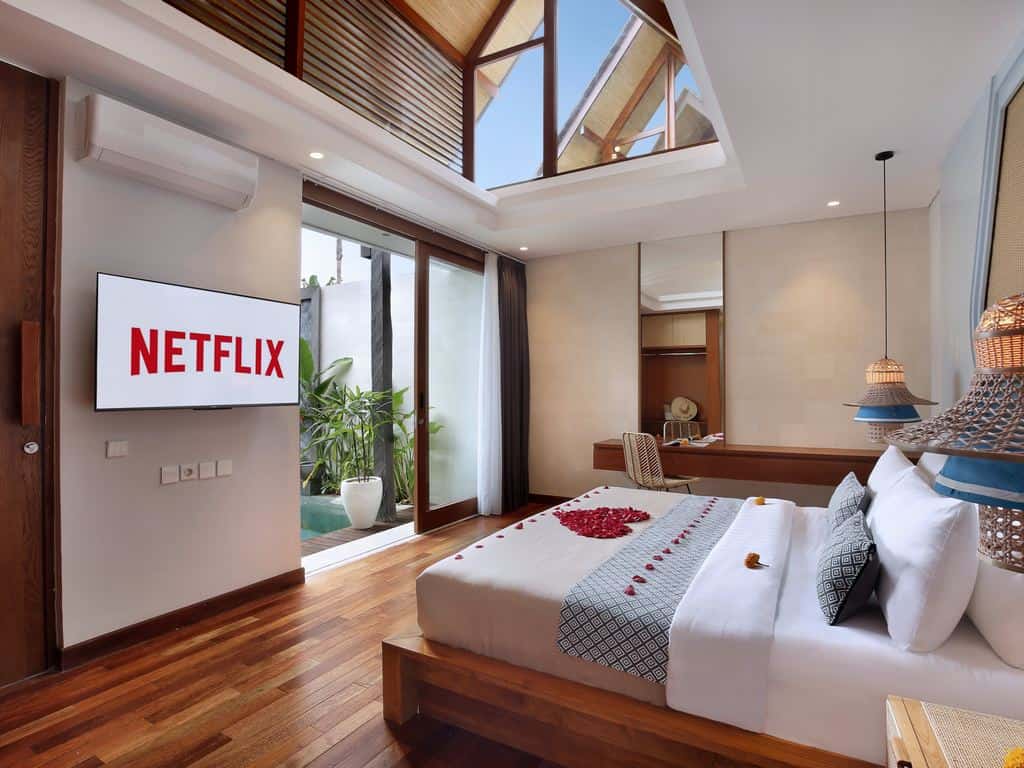VILLA KEKINIAN: Desain Modern nan Elegan Membuat Sanora Villa Disukai para Tamu Remaja Maupun Dewasa. (Sanora Villa)