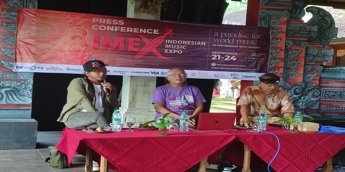 (ki-ka) Ras Muhamad, Franki Raden dan Tjokorda Bagus Astika selaku direktur Pmuseum Puri Lukisan Ubud.