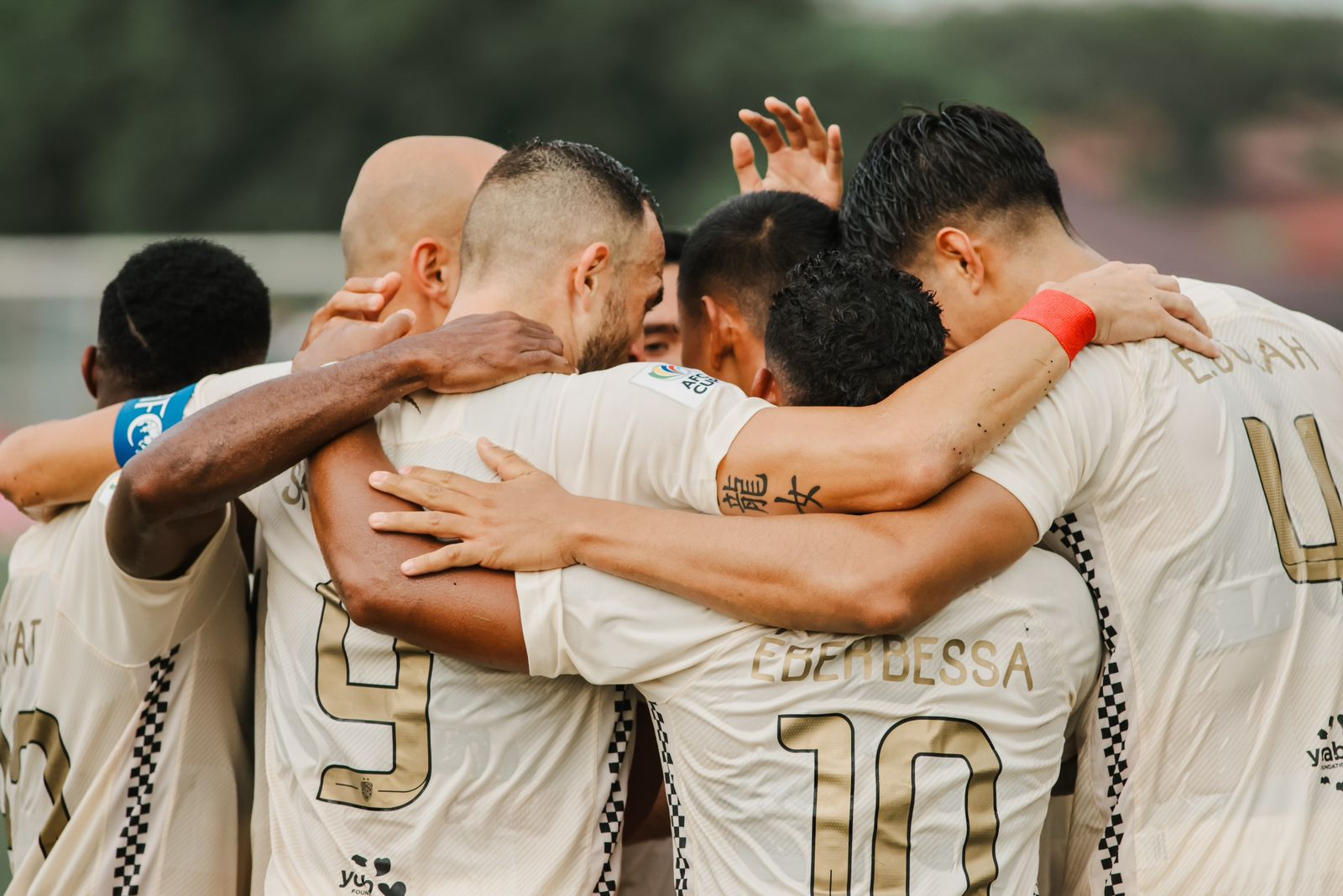 PESTA GOL: Penyerang Bali United Ilija Spasojevic dkk berselebrasi usai mencetak gol ke gawang Stallion Laguna FC di Filipna, 20 September 2023.