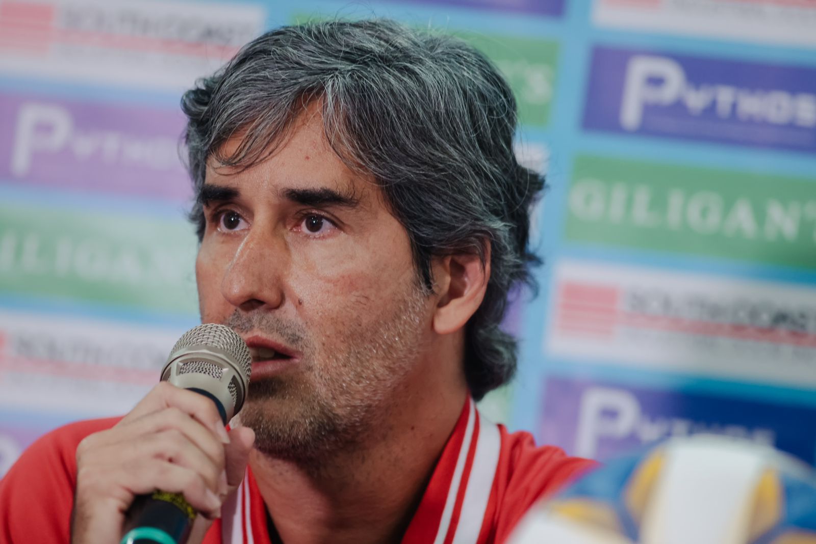 HARUS KERJA KERAS: Pelatih Bali United Stefano Teco Cugurra dan anak asuihnya sudah tiba di Filipan untuk meldeni tantangan Stallion Laguna FC di putaran perrdana piala AFC 2023/2024.