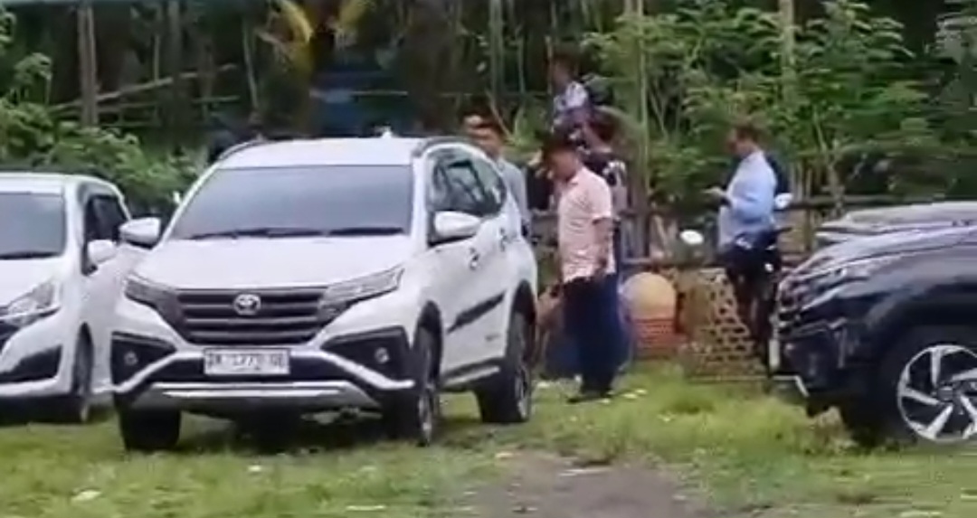 DIGEREBEK: Kapolsek Petang Badung diduga terlibat bekingi judi tajen alias sabung ayam.