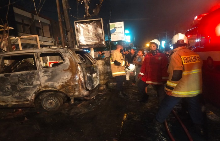 Rumah lantai tiga dan Rental motor Bike Poin di Jalan Raya Semer, Kerobokan Kelod, Kuta Utara, Badung, ludes terbakar pada Rabu 27 September 2023 sekitar pukul 17.40.