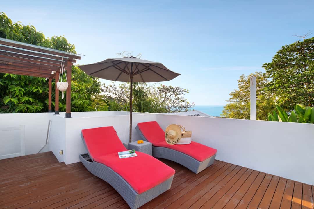 ROOFTOP: Selain di Kolam Renang, Rooftop Menjadi Area Favorit untuk Bersantai. Dari Sana Tamu Dapat Melihat Keindahan Sunset Jimbaran. (The Jimbaran Villa)