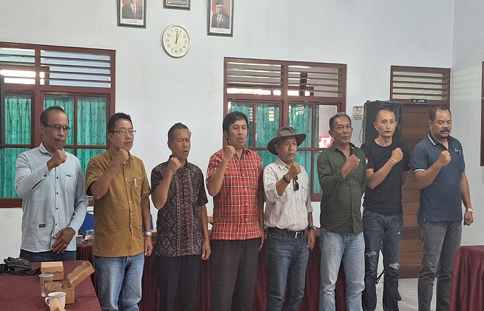 Forum perbekel terdampak tol Gilimanuk-Mengwi menggelar pertemuan di Kantor Desa Buahan, Tabanan.