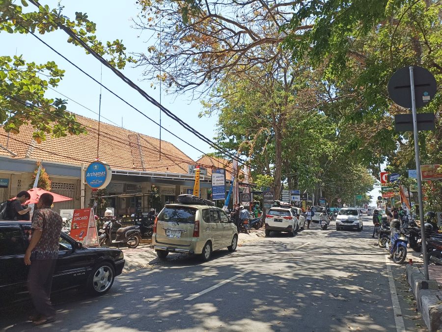 JALUR KRODIT: Salah satu ruas jalan area akses untuk jalan lingkar menuju pelabuhan Sanur.