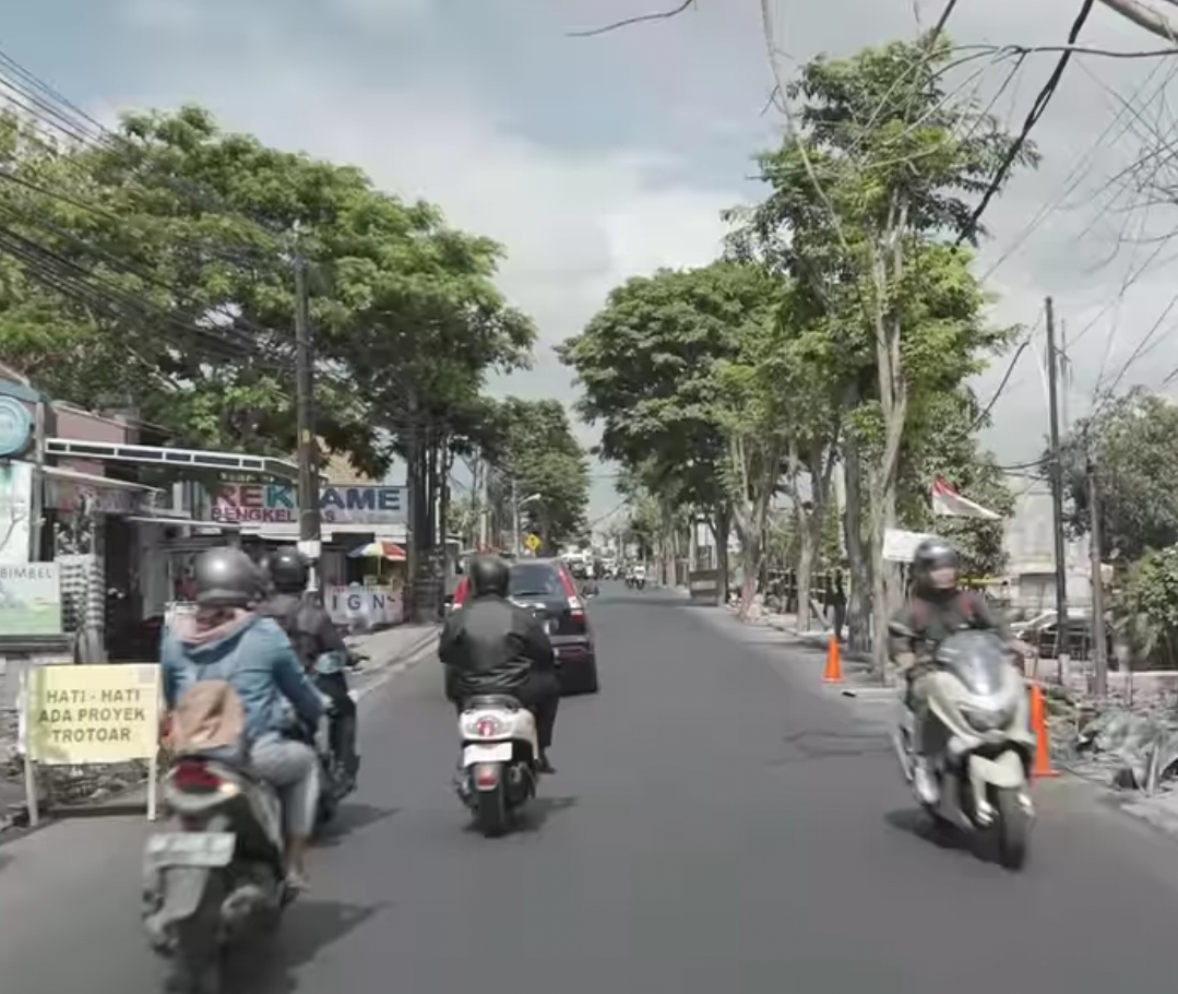 INFRASTRUKTUR: Proyek gorong-gorong dan trotoar yang menghubungkan jalan Dalung Sempidi sudah dibuka kembali.