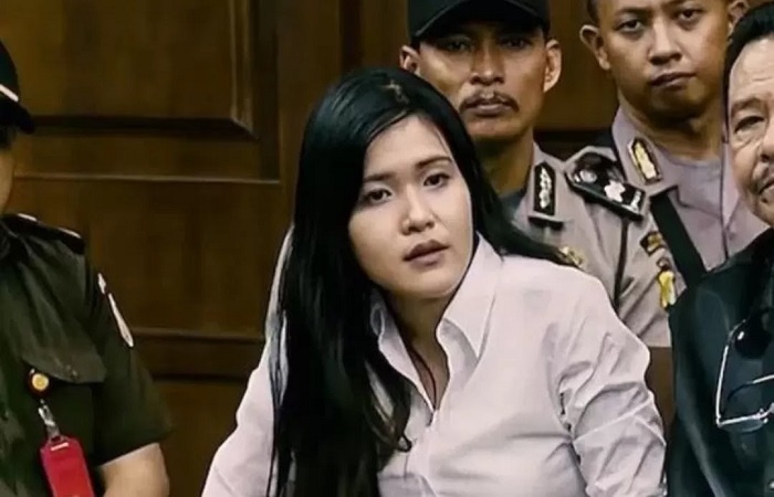 Jessica Wongso yang tak lain terpidana 20 tahun kasus Kopi Sianida kembali viral setelah dirilisnya film dokumenter Netflix yang berjudul Ice Cold: Murder, Coffee and Jessica Wongso.