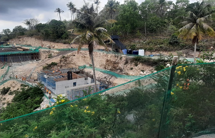 Pembangunan villa mewah di Desa Pejukutan, Nusa Penida yang belum mengantongi izin alias bodong.