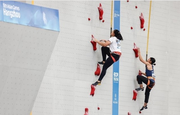 Atlet panjat tebing asal Buleleng, Desak Made Rita Kusuma Dewi memberikan kemampuan terbaiknya dalam Asean Games 2023 di Hangshou, China. Ia berhasil menyumbangkan emas.