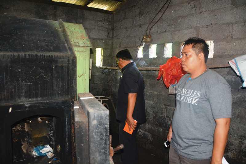 MANGKRAK : Incenerator di Puskesmas Banjar Isudah tidak digunakan sejak tahun 2016. (eka prasetya/radar bali)