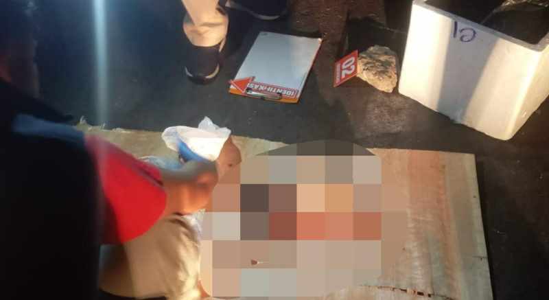 DISELIDIKI : Temuan orok di kawasan Bandara I Gusti Ngurah Rai. (humas kepolisian bandara Ngurah rai)