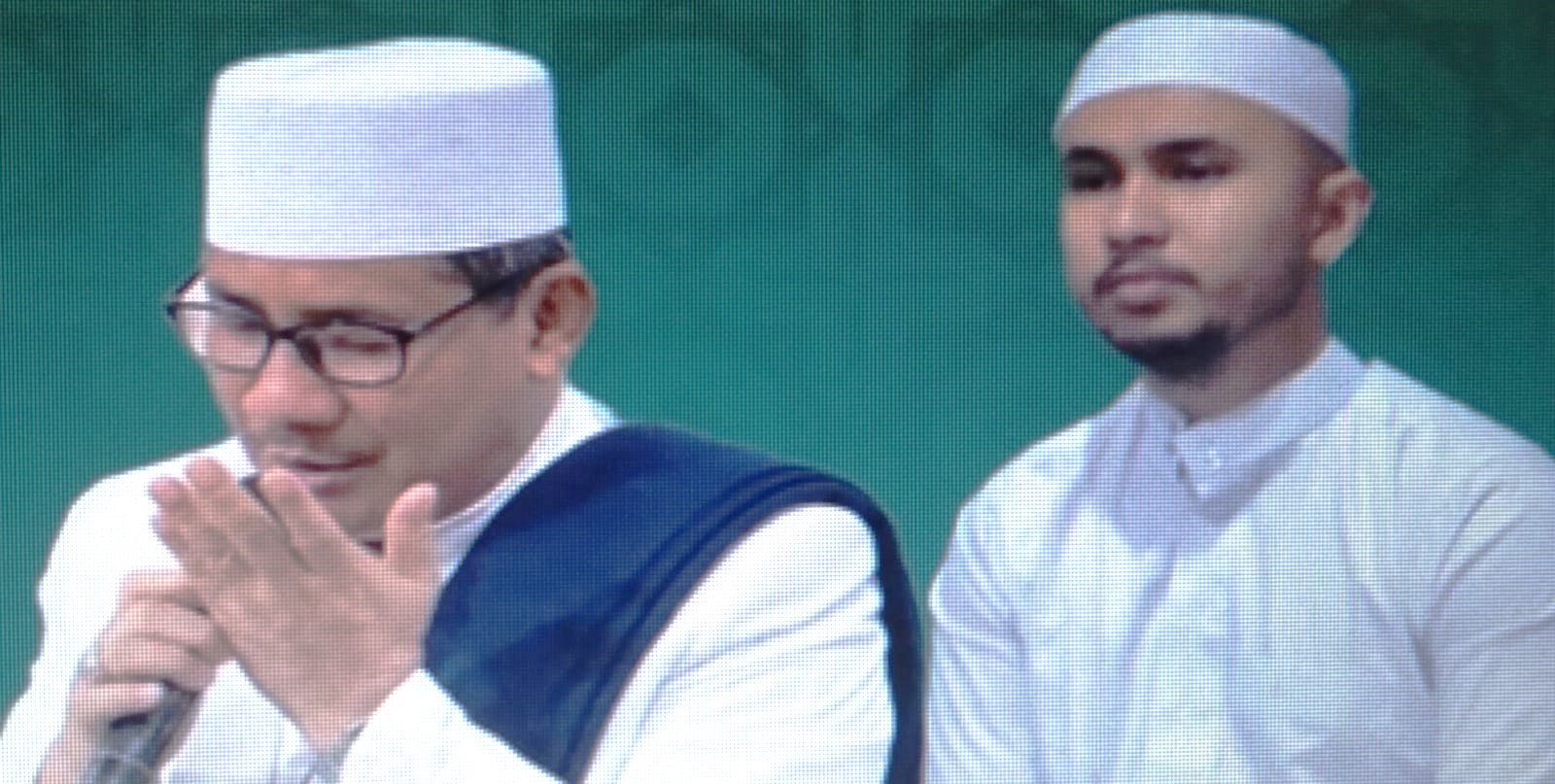 BEBERKAN SEJARAH : Kyai Agus Thoha Al-Amnan (kiri) dan Javier bin Said bin Smair. (panitia acara haul)