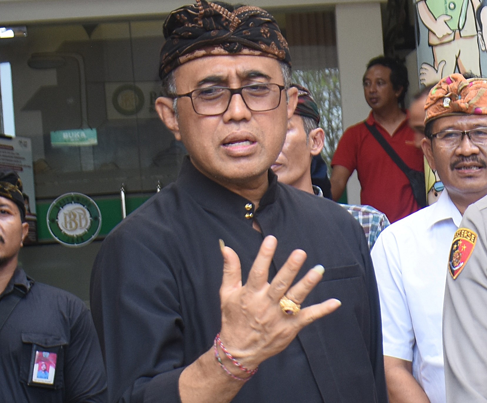 SAYEMBARA: Wali Kota Denpasar IGN Jaya Negara bikin sayembara datangkan hujan berhadiah ke Singapura.