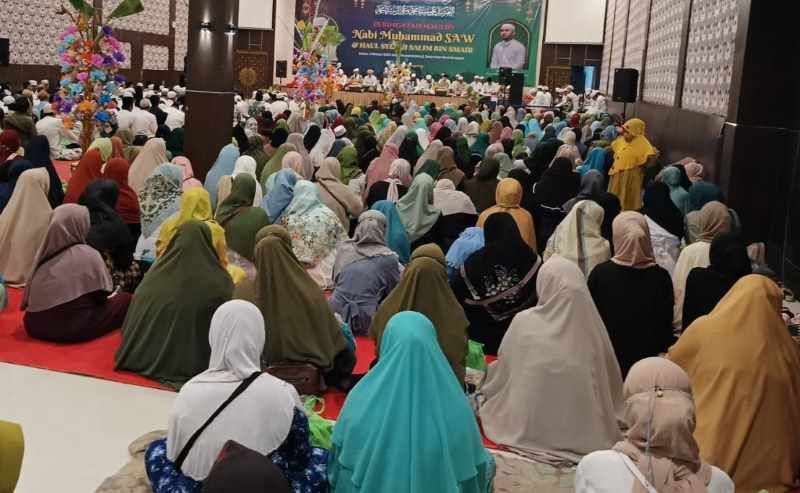 DOA BERSAMA : Acara haul Syekh Salim bin Smair ke-174 di Ballroom Hotel Princess Jalan Teuku Umar Barat, Denpasar. (panitia acara haul)
