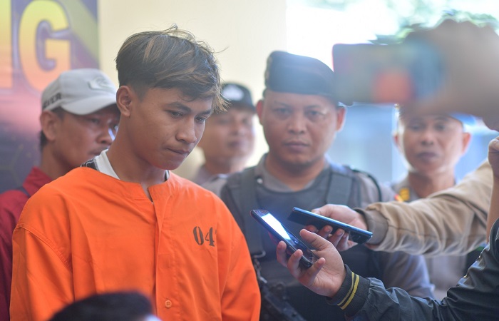 Ketut Pujiarta, 18, ditahan gegara jambret ponsel.