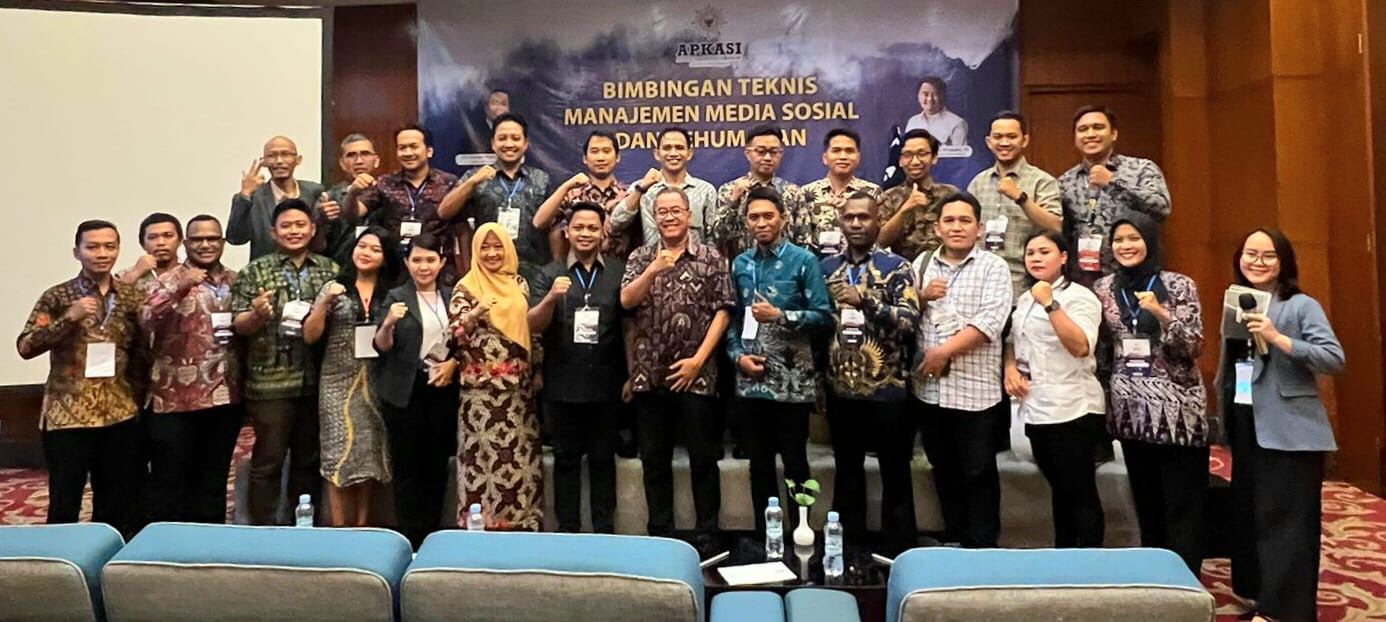 Bagian Prokompim Setda Badung mengikuti kegiatan Bimtek Manajemen Media Sosial dan Kehumasan yang diselenggarakan oleh Asosiasi APKASI bekerjasama dengan Abahabar Academy di Jakarta, Kamis (26/10).