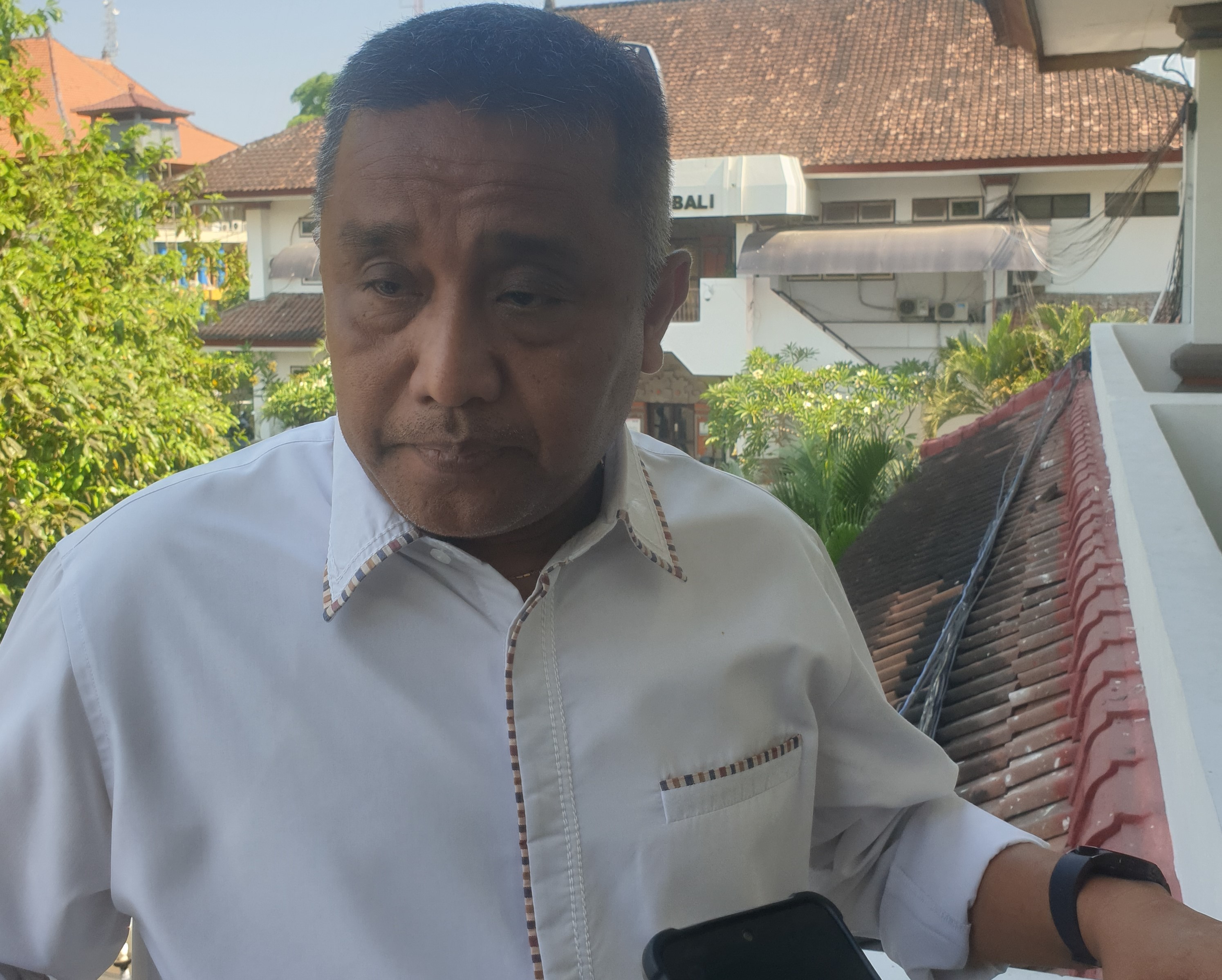 SEGERA KERJA!: Ketua KPU Provinsi Bali I Dewa Agung Gede Lidartawan, minta anggota KPU terpilih se Bali segera bekerja setelah dilantik.