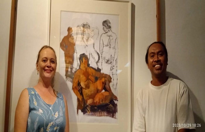 Pameran karya lukis bertema Nude digelar di Den-O Coffee Ubud, Jalan Raya Lungsiakan, Desa Kedewatan, Ubud.