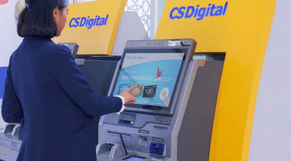 MUDAH: Banyak sekali mesin ATM BCA yang bisa Anda temukan di berbagai tempat sekitar Anda tinggal. (BCA)