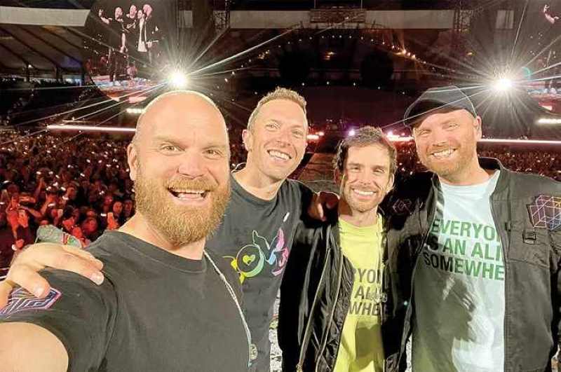 COLDPLAY : Konsernya sangat ditunggu penggemar beratnya. (foto: jawapos.com)