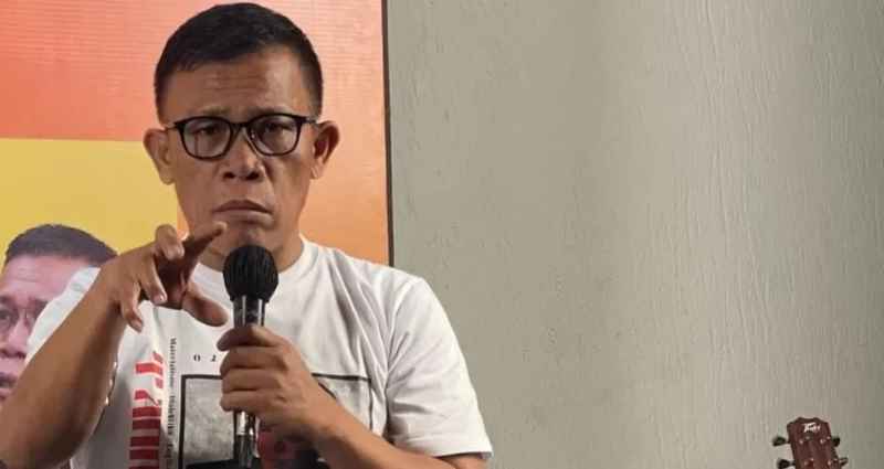 ADA YANG MATIKAN MIKROFON : Anggota DPR RI Fraksi PDI Perjuangan Masinton Pasaribu. Saat interupsi di paripurna DPR, tiba-tiba mikrofonnya mati. (Instagram @masinton)