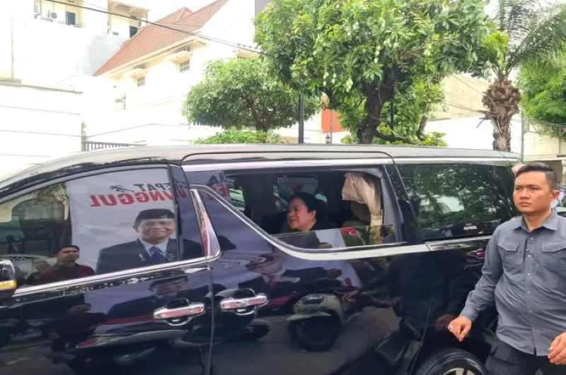 HATI-HATI SIKAPI MANUVER POLITIK : Ketua Dewan Pengurus Pusat (DPP) PDIP Puan Maharani. (Dimas Nur/JawaPos.com)