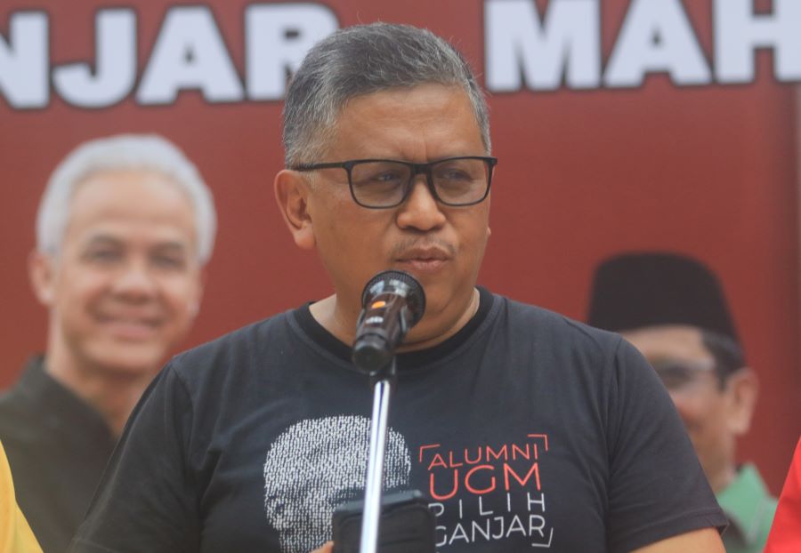 HERAN : Sekjen PDIP, Hasto Kristiyanto, heran baliho Kaesang cepat sekali terpasang di penjuru Bali.